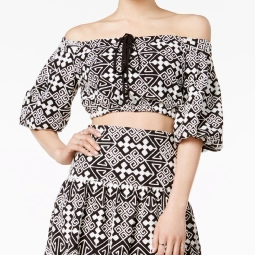 Mare Mare Jorah Off-The-Shoulder Crop Top